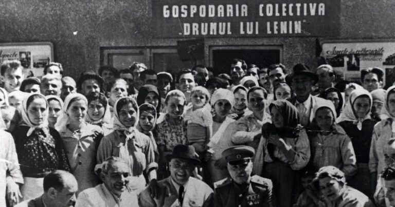 23 aprilie: Procesul de colectivizare a agriculturii în România a fost declarat încheiat oficial, în 1962