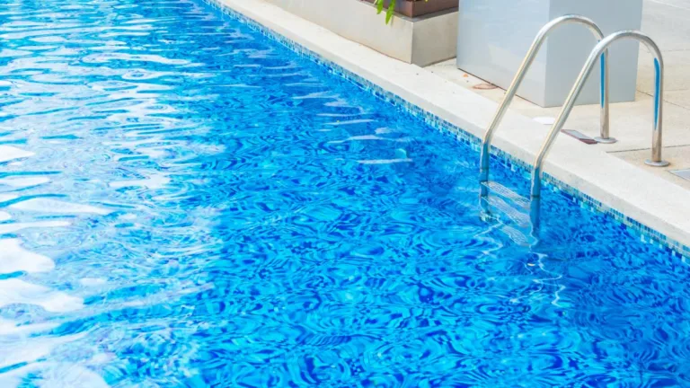Ce s-a întâmplat la piscina din Eforie Nord, acolo unde a fost chemată astăzi ambulanța pentru mai mulți turiști