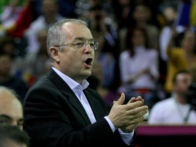 Emil Boc l-a ironizat pe arbitrul Szabolcs Kovacs, după CFR -0: „Am un mesaj pentru el”