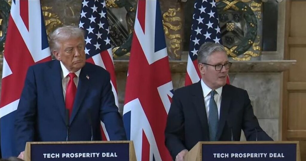 Keir Starmer a vorbit cu Trump despre reluarea urgentă a traficului în Strâmtoarea Ormuz