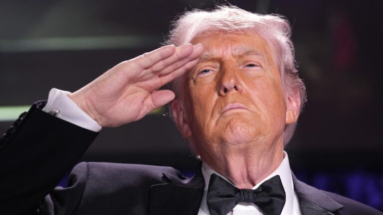 Pașapoarte cu chipul lui Donald Trump, emise de SUA în ediție limitată