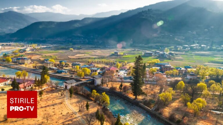 Una dintre cele mai izolate țări din lume se redeschide pentru turiști. Mai puțin de 50 de piloți din lume pot ateriza aici