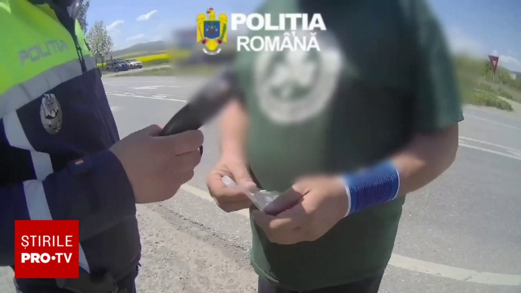 Un șofer din Bacău, prins băut la volan, a încercat să mituiască polițiștii: „Să-mi văd și eu de treaba mea”