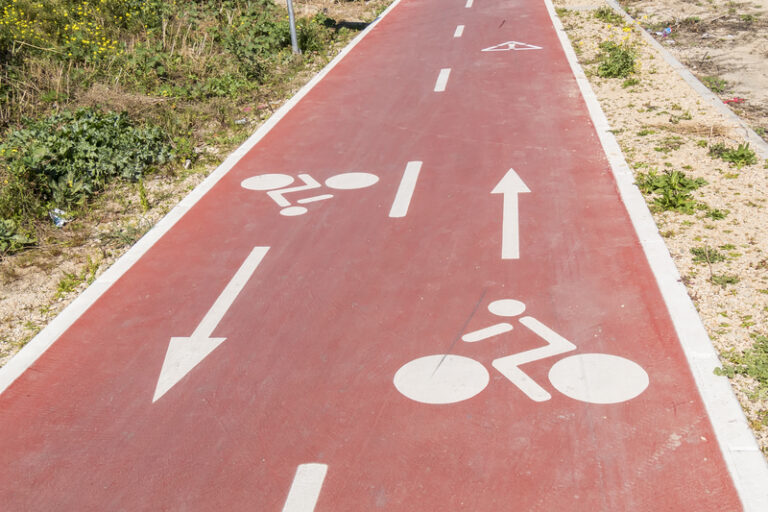 „Zona rurală din Bărăgan s-a umplut de piste de bicicletă”. Un om care pleacă din Guvernul Bolojan spune ce a găsit acolo 