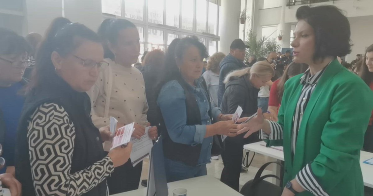 Cine își mai caută job la bursa locurilor de muncă și cu ce succes. „Creierul merge, dar au apăsat niște supărări pe mine” REPORTAJ