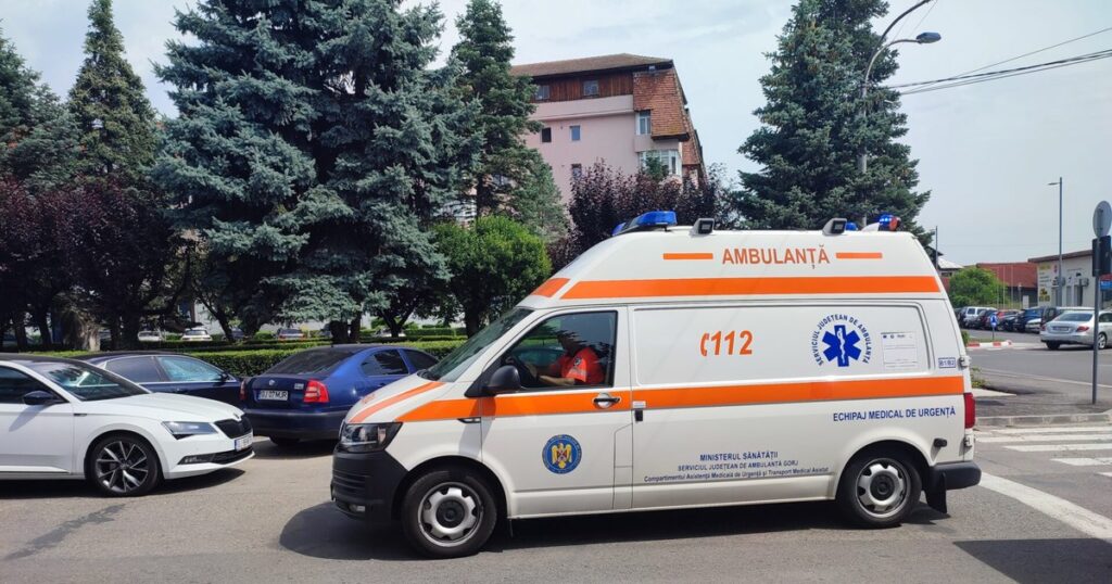 Moarte suspectă în Buzău. O femeie de 55 de ani, descoperită într-o baltă de sânge, în propriul apartament