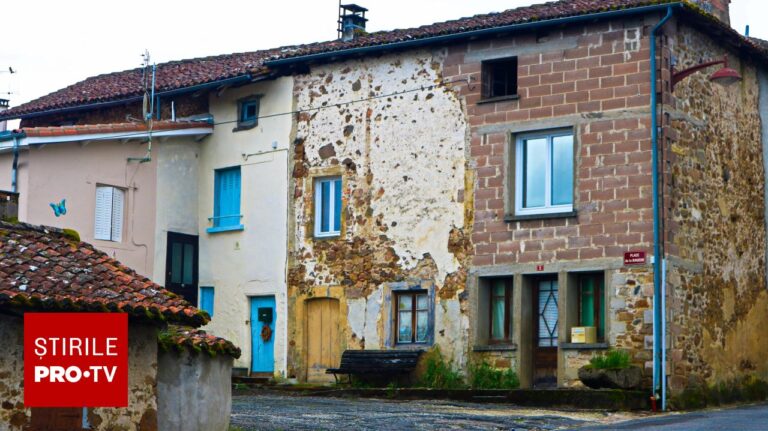 Un cuplu a cumpărat cinci clădiri în Franța cu doar 80.000 de euro. Renovările pentru doar trei camere i-au falimentat