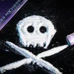 Bărbat urmărit internațional pentru trafic de cocaină, prins la Roman. Ar fi încercat să introducă în Regatul Unit 500 de kilograme de droguri