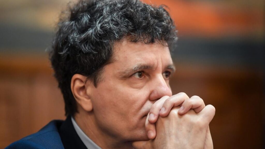 O singură întrebare înainte de consultările de la Palatul Cotroceni: Cine va fi premierul tehnocrat?