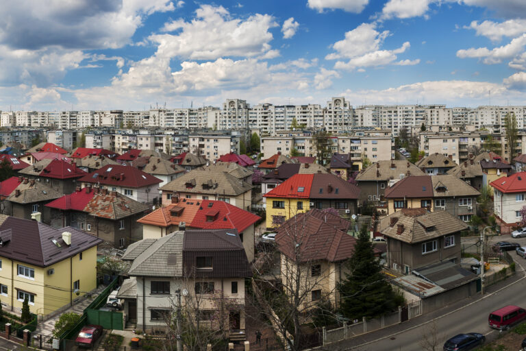 „Fabricile de locuințe” ale Bucureștiului sunt în Sectoarele 2 și 3, dar cea mai vânată zonă e sectorul 4. Unde găsești cele mai ieftine apartamente noi