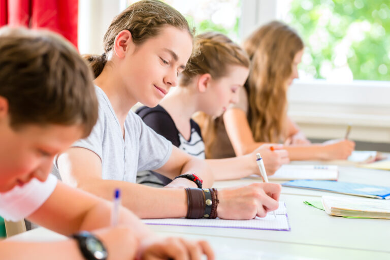 Evaluarea Națională 2026 la clasa a IV-a. Ce subiecte au avut de rezolvat elevii la Limbă și comunicare