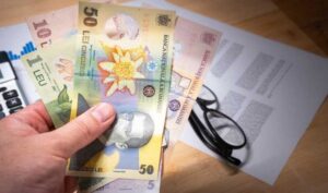 Un război dus la mii de kilometri distanță va crește în câteva luni ratele românilor la bănci, avertizează un expert. Există și o categorie de „norocoși”
