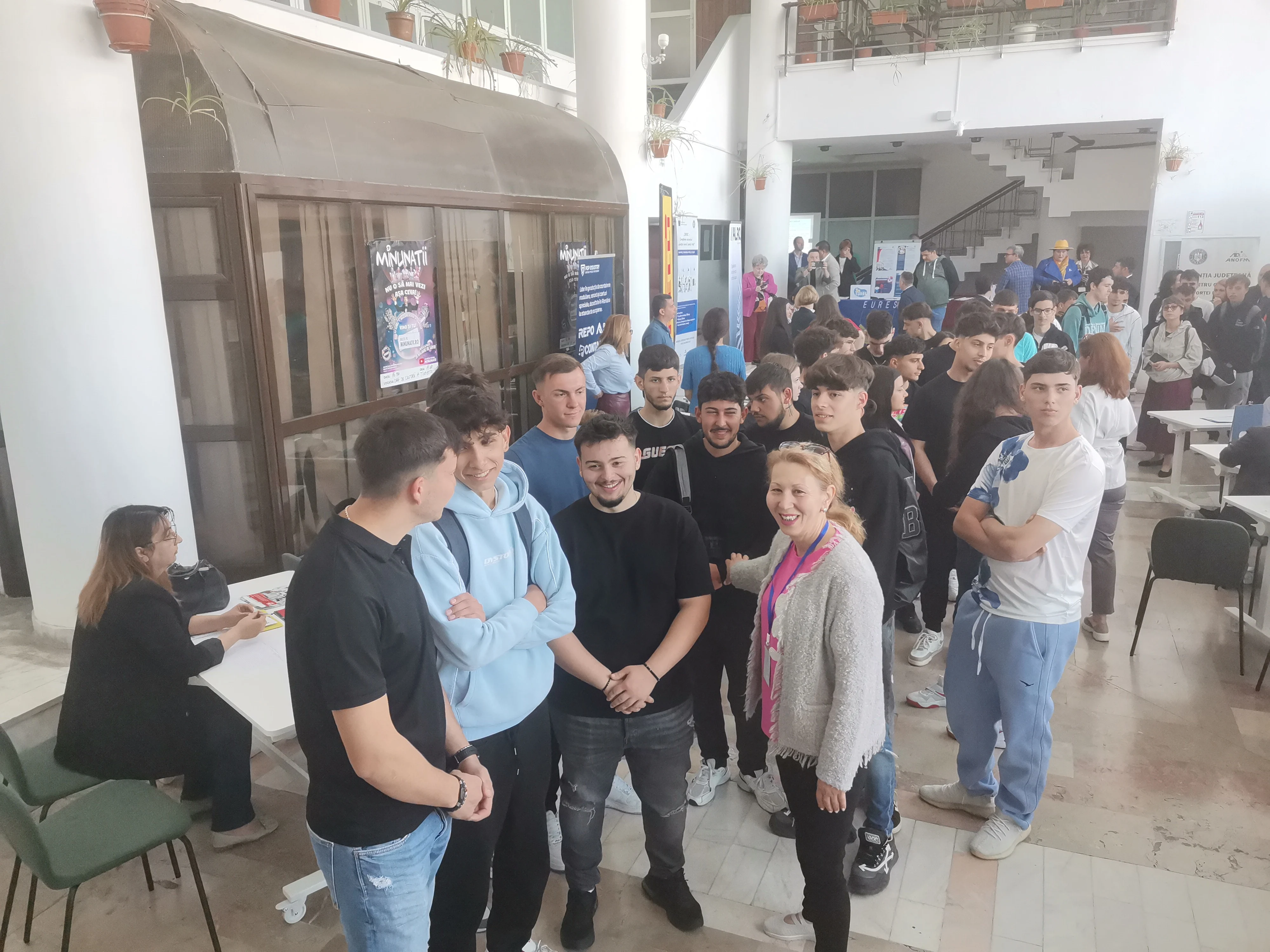 Șomeri de toate v&acirc;rstele au venit să-și caute de lucru FOTO: Alina Mitran