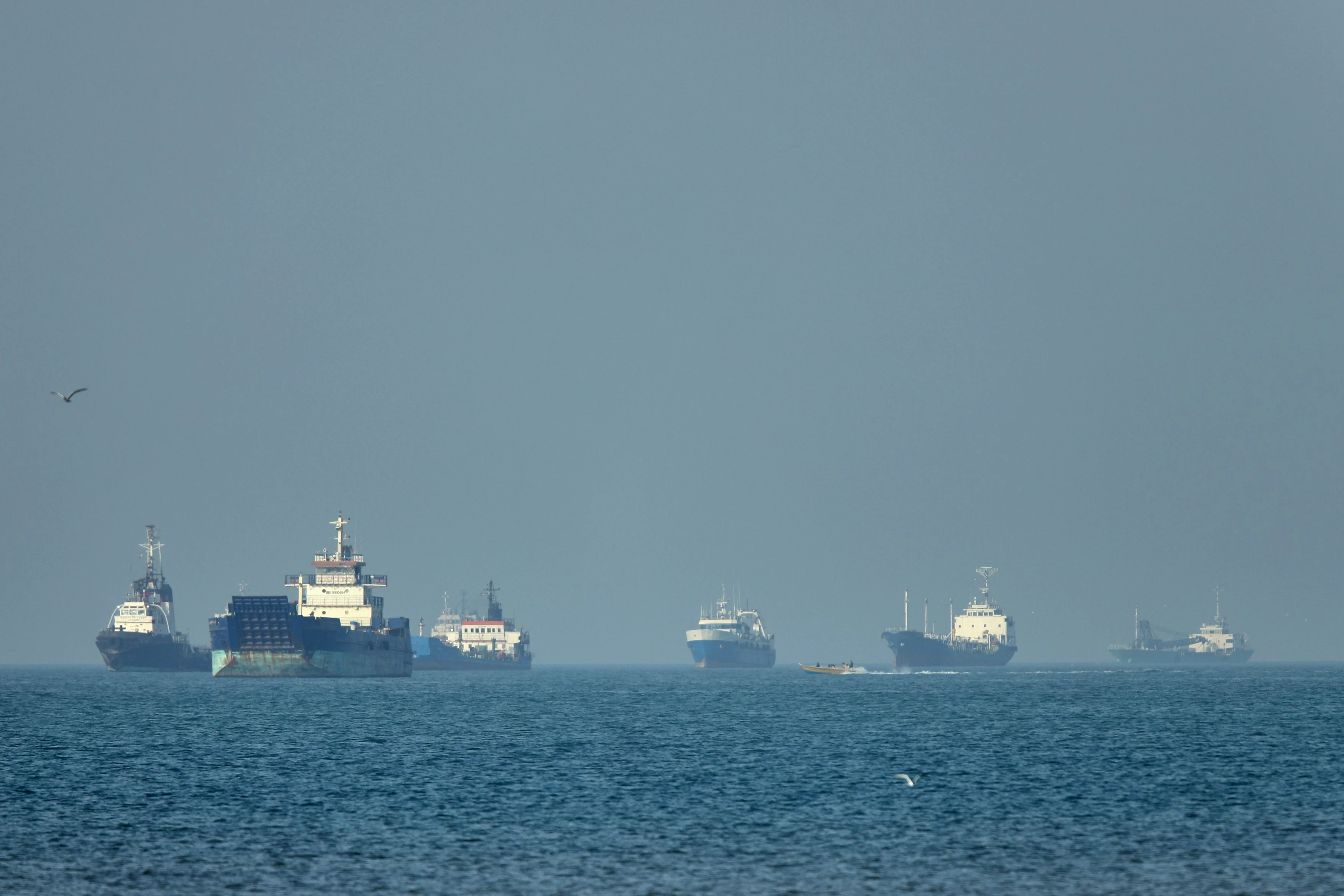Nave blocate &icirc;n str&icirc;mtoarea Ormuz/FOTO:X