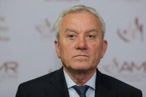 „Bolojenistul” care a demisionat din funcțiile deținute în PSD îi ia apărarea lui Bolojan: „Nu a ieșit puciul din PNL”