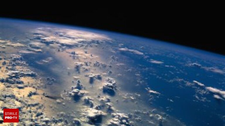 O astronaută franceză aflată în spațiu spune că vede cum seceta se instalează pe Terra