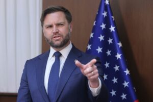 JD Vance condamnă uciderea „inacceptabilă” a unui student alb în Marea Britanie. Cum îi răspunde guvernul de la Londra
