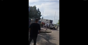 Șoferul de TIR care a lovit 8 mașini și un autobuz în Constanța a primit spray lacrimogen și picioare din partea polițiștilor. Imagini cu intervenția, ce spune șeful poliției locale