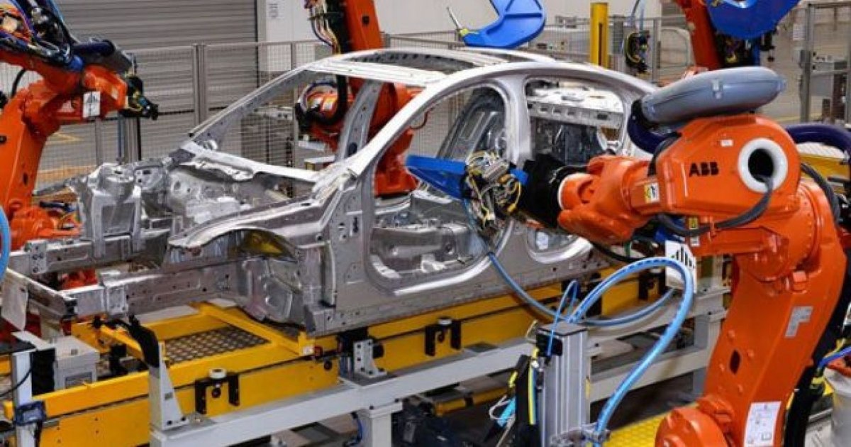 România și schimbarea de direcție din industria auto europeană. Care sunt semnalele de alarmă