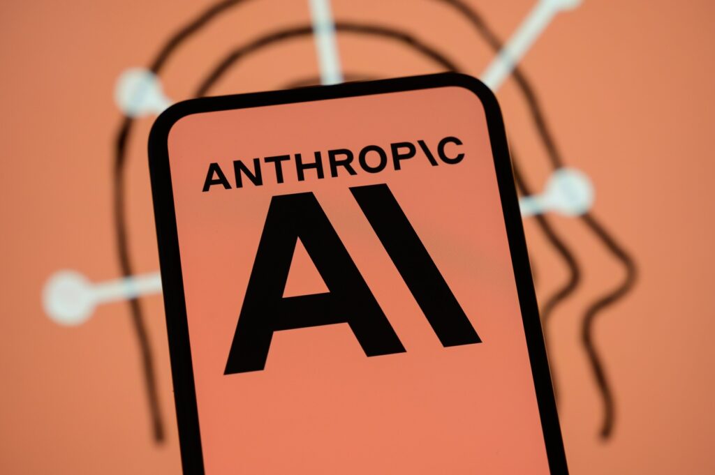 Anthropic tocmai a lansat public Fable 5, cel mai puternic model al său de AI, din clasa Mythos. Tariful dublu cerut