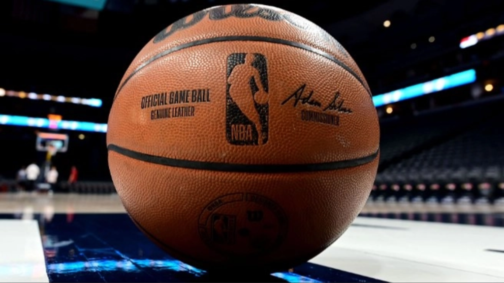Baschetbalistul LeBron James spune că se va retrage atunci când nu va mai iubi antrenamentele