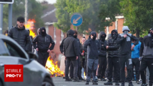 Imagini cu casa românilor atacată de protestatarii furioși din Belfast. Mărturii terifiante ale vecinilor