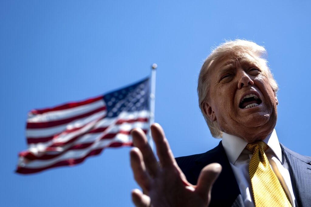 Trump dă asigurări că acordul dintre SUA și Iran va fi semnat astăzi, în ciuda loviturii israeliene asupra Beirutului 