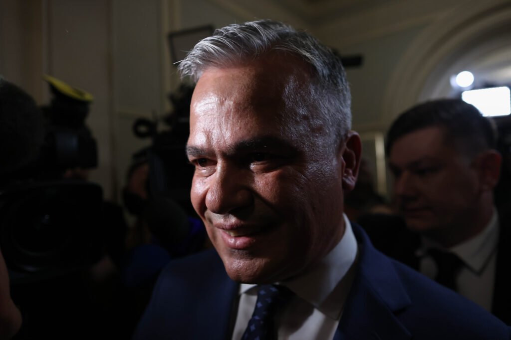 LIVE PNL a decis: Îl somează pe Adrian Veștea să-și depună mandatul / El a plecat cu mesajul „indiferent ce votați, merg înainte” / Atacuri dure, avertisment despre ruperea partidului