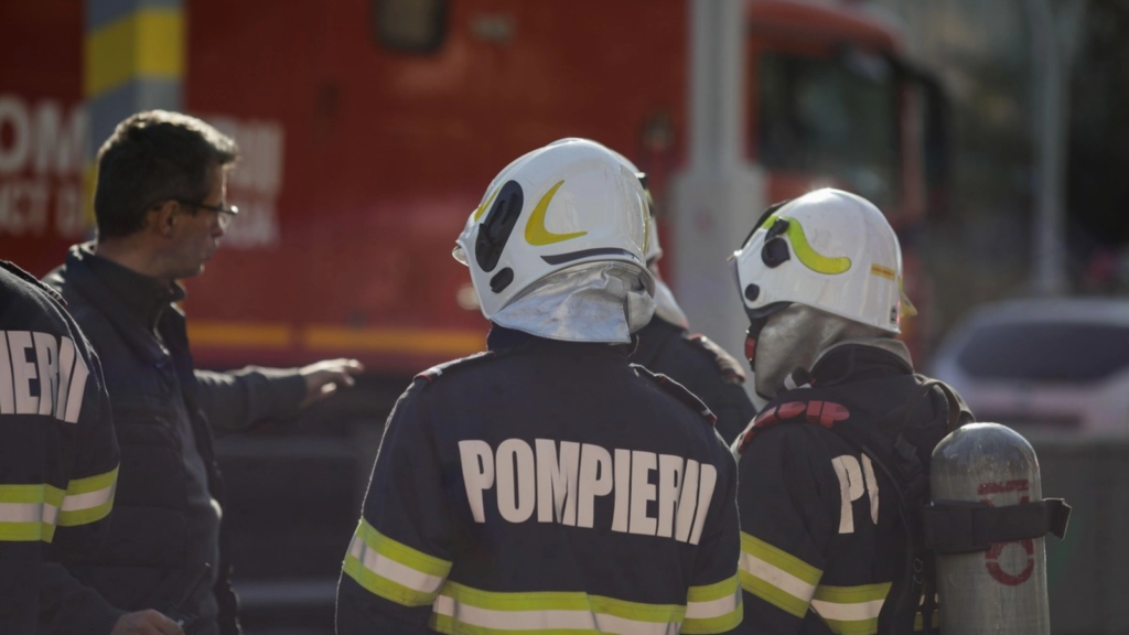 Incident grav în Bistrița-Năsăud: trei persoane rănite după explozia unui cazan de ţuică