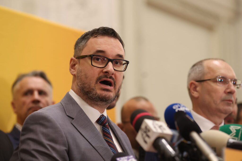 Un lider AUR denunță „dubla măsură”, după decizia ÎCCJ despre Fritz și acuzațiile DNA la Ciucu: „Fără penali în funcții publice!”