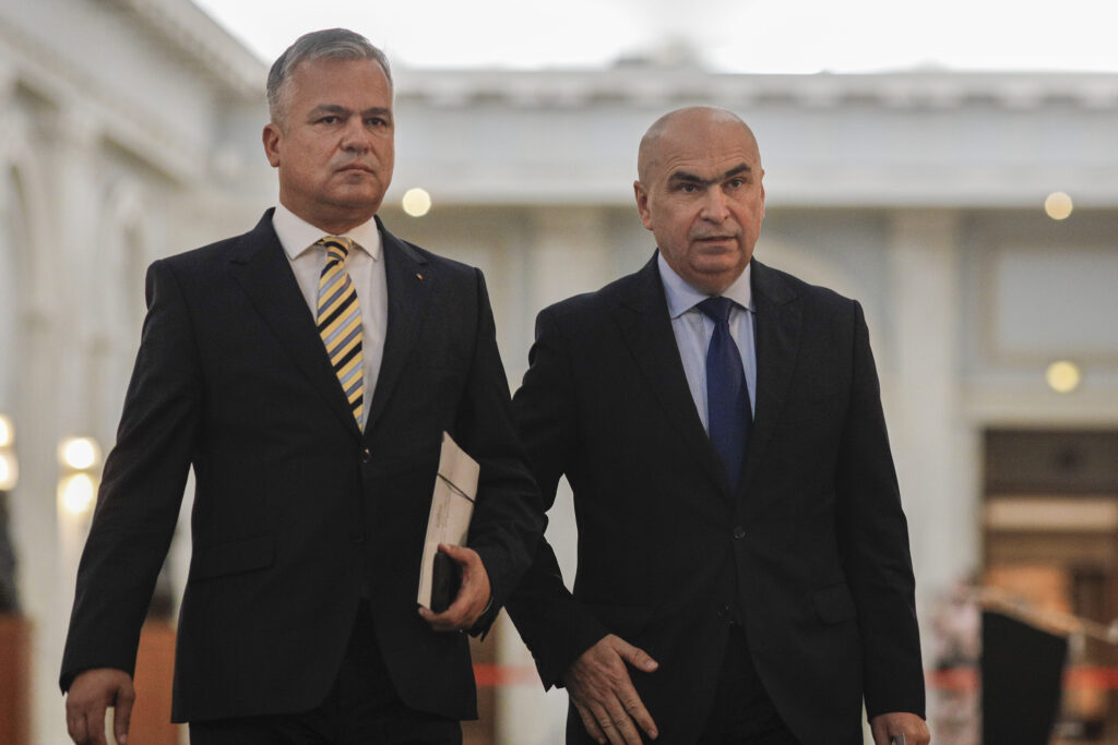 Mesajul lui Veștea către liberali, înaintea Congresului. „Foarte probabil, PNL va deveni brelocul USR”