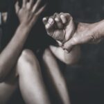 „Tre’ să fi ridicat tu un pic coada”. Femeie din Vaslui, bătută deoarece a avut curajul să vorbească despre o agresiune sexuală