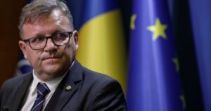 Marius Budăi îi pune în aceeași oală pe Veștea și Bolojan: „România are nevoie de un Guvern care să pună omul în centrul deciziilor”
