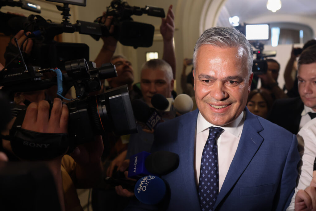 OFICIAL Lista miniștrilor din Guvernul Adrian Veștea. Cum arată programul de Guvernare: Deficitul bugetar, redus până în 2028