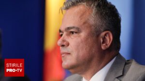 DOCUMENT. Premierul desemnat Adrian Veştea a depus la Parlament lista cabinetului şi programul său de guvernare