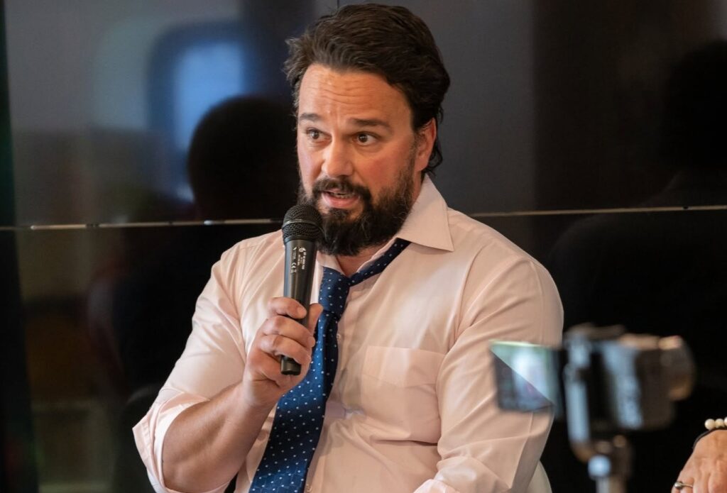 Mesajul unui cunoscut psihiatru către părinți, în sezonul examenelor: „Văd zilnic tineri, la capătul celălalt al copilăriei, deja înfrânți de presiune”. Există însă soluții