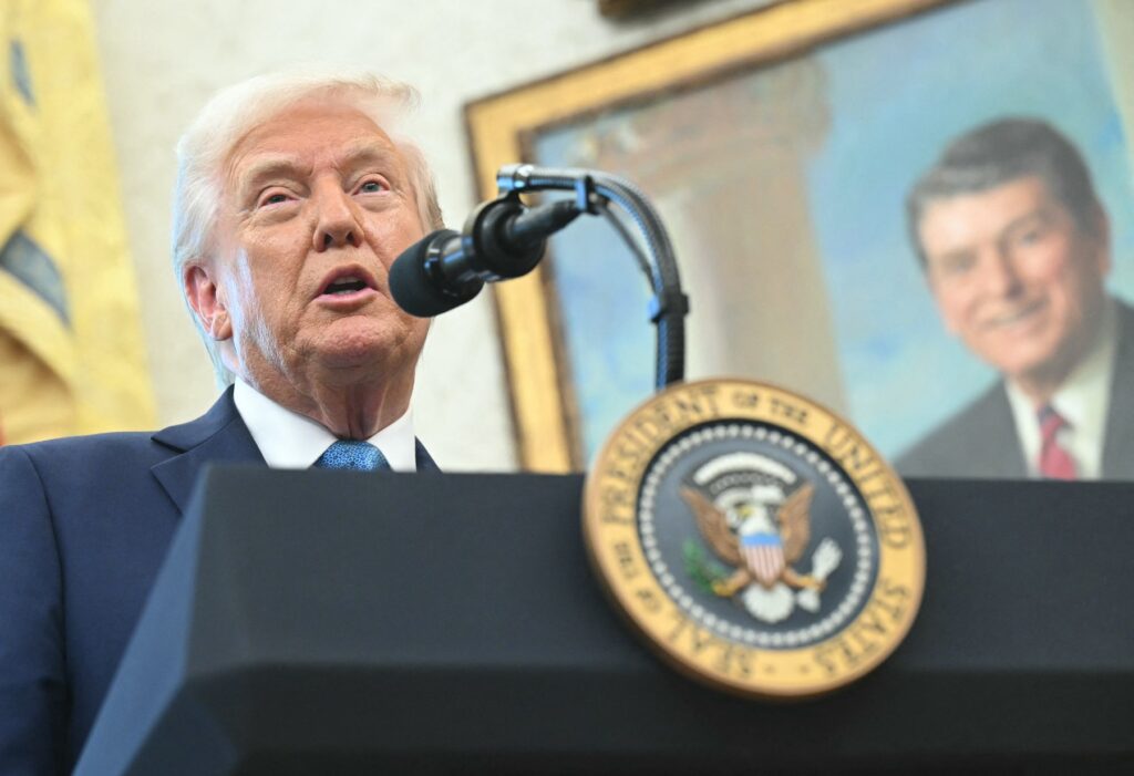 Trump amenință UE cu taxe vamale de 100% dacă taxează serviciile digitale ale companiilor americane