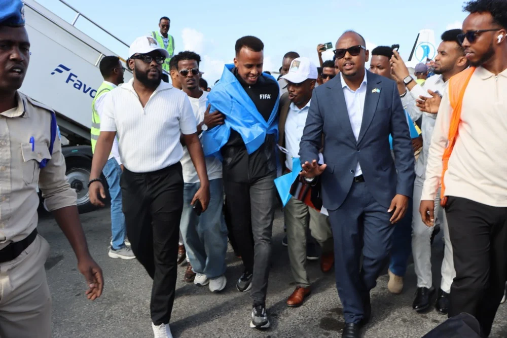Omar Artan a fost așteptat ca un erou în capitala Somaliei (Foto: EPAImages)