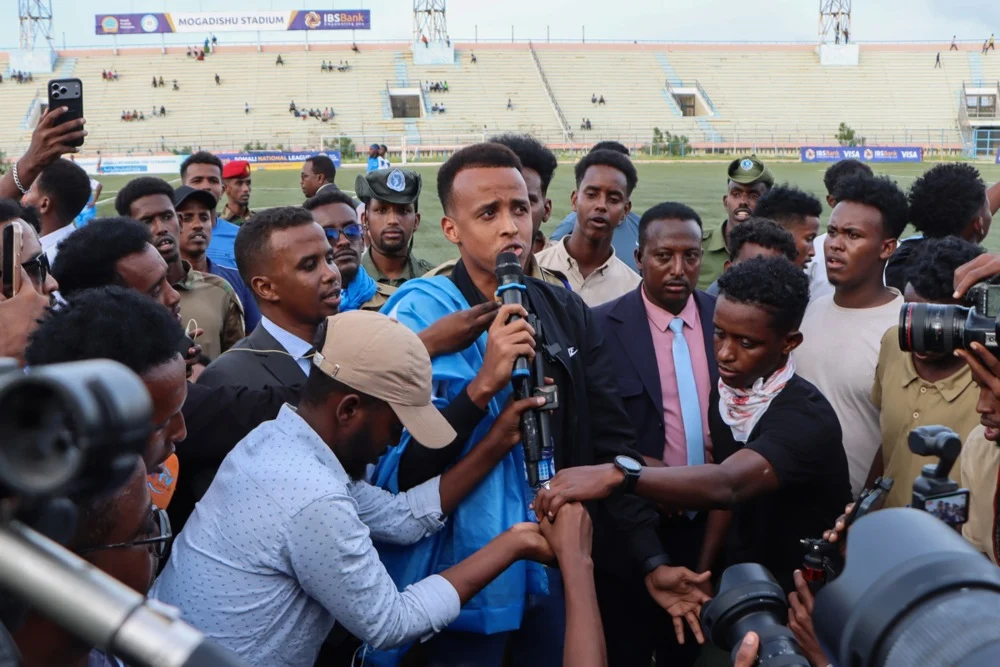 Omar Artan a vorbit oamenilor la revenirea în Somalia (Foto: EPAImages)