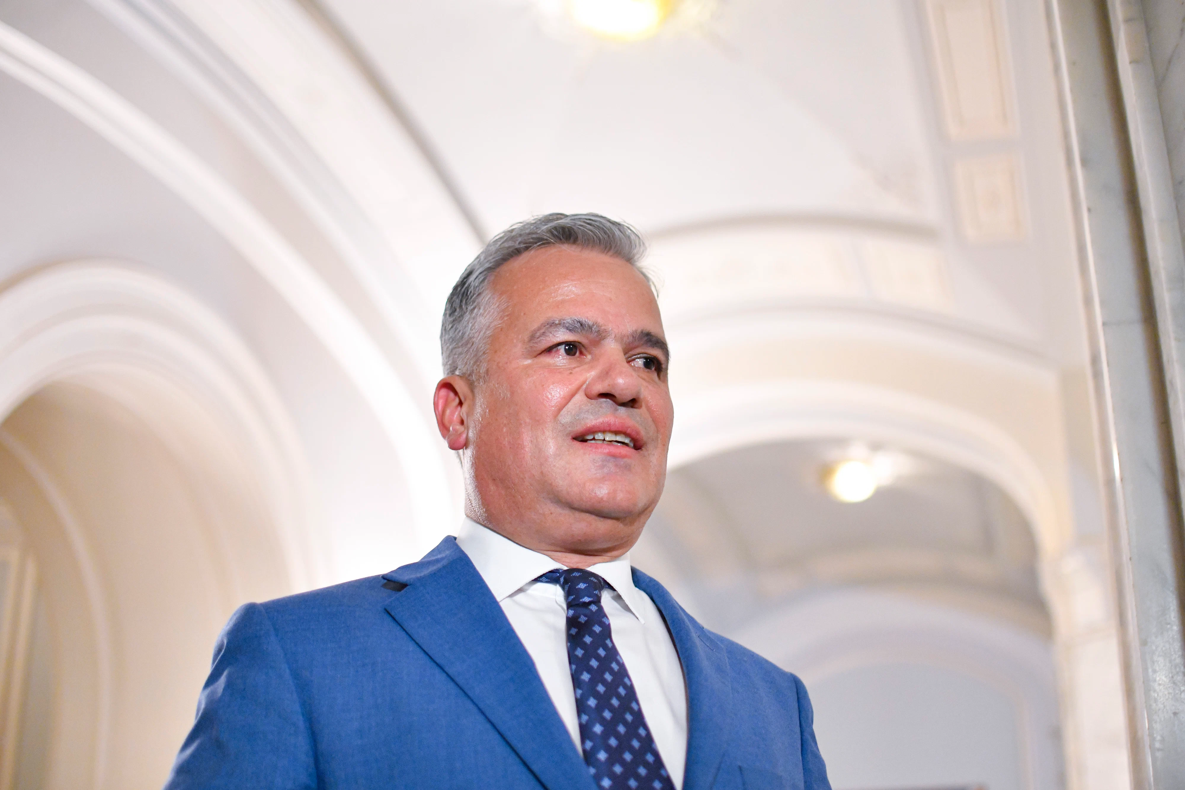 Adrian Veștea îl vrea pe Alexandru nazare la Finanţe. FOTO: Mediafax