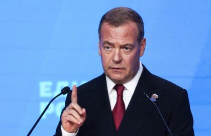 Medvedev consideră ilegale toate sancţiunile împotriva Rusiei: „Nu sunt prevăzute nicăieri, nici în Carta ONU”