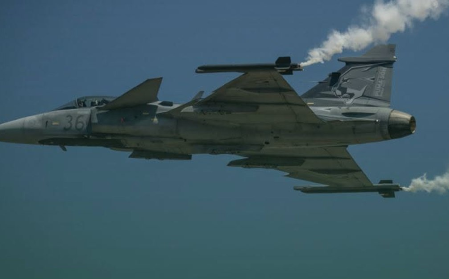 Alertă NATO deasupra României. Avioane de luptă au interceptat o aeronavă chineză care nu răspundea controlorilor de trafic