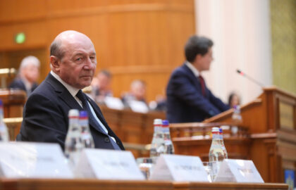 Băsescu critică deciziile lui Nicuşor Dan: „În ce Constituţie scrie asta?”