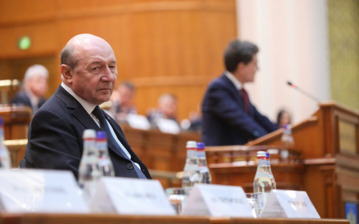 Băsescu critică deciziile lui Nicuşor Dan: „În ce Constituţie scrie asta?”
