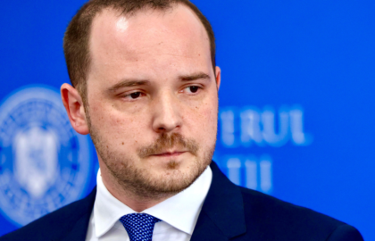 Alexandru Rogobete: „Știu că vor veni înjurături, etichete și atacuri”. Ce acuzații lansează fostul ministru