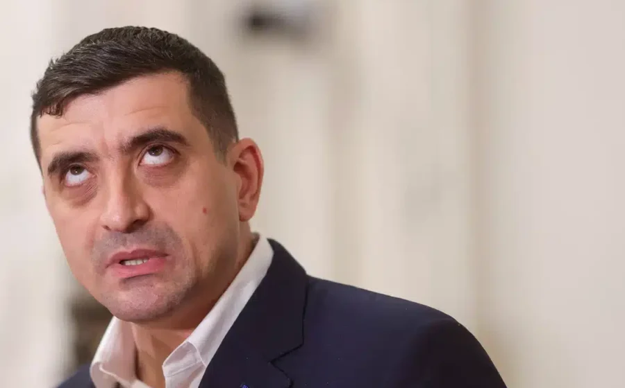 Giordano strânge semnături pentru suspendarea lui Nicușor Dan