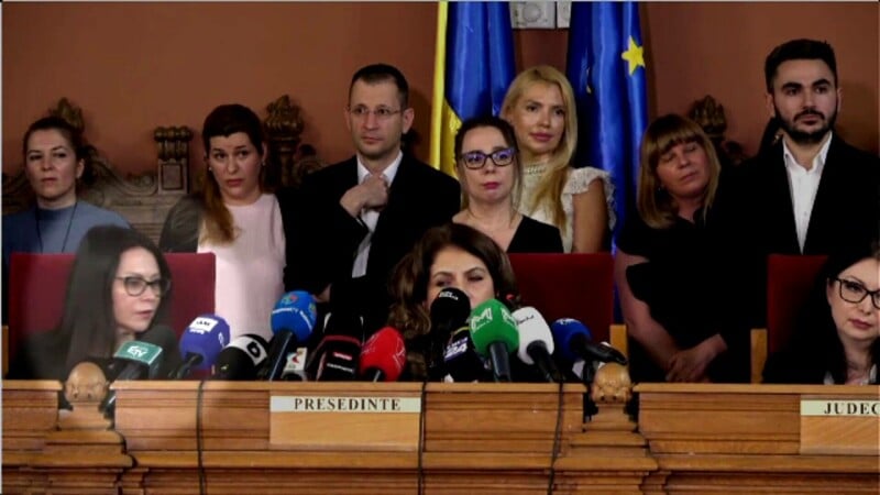 Pensii speciale de peste 10.000 de euro. Cel mai tânăr beneficiar a ieșit din activitate la 49 de ani