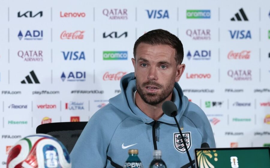 Englezul Jordan Henderson s-a accidentat grav în timp ce sărbătorea cu fanii