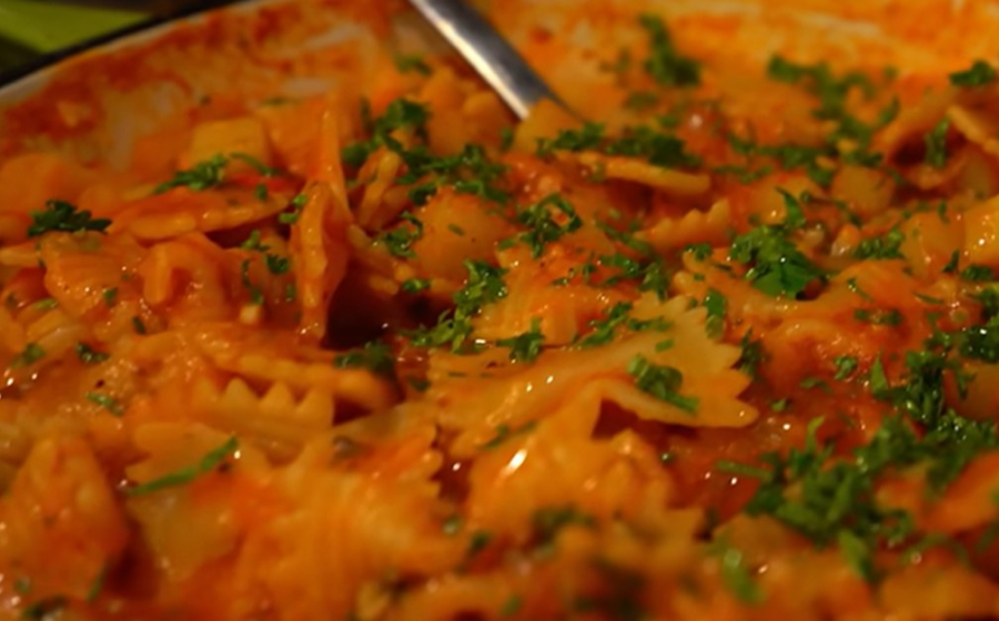 Rețeta italiană unică recomandată de un bucătar faimos din România. Cum se pregătesc pastele cu cartofi