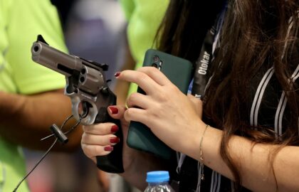 Revolvere cu muniție reală: Cadoul lui Erdogan pentru liderii NATO. Un premier spune că a fost nevoit să lase pistolul în Turcia